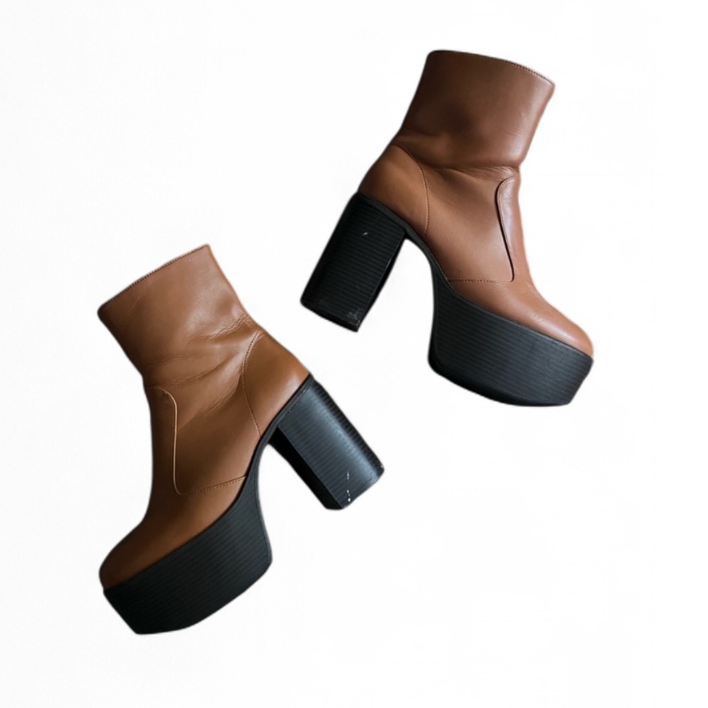 Urban outfitters 70s brown boots